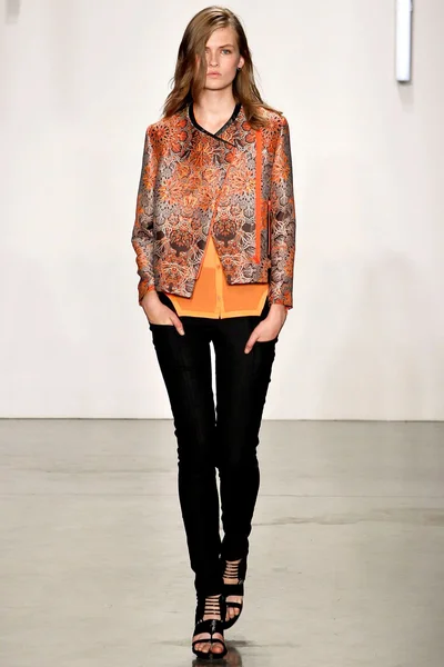 Look 11